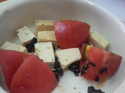 トマトと豆腐の赤しそサラダ