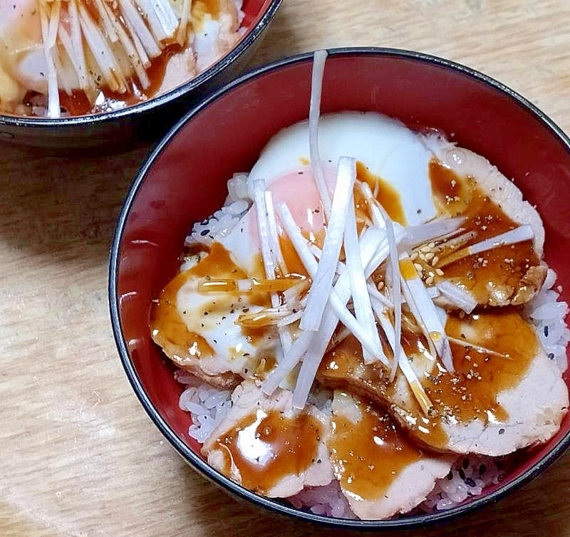 ネット付き豚肩ブロック肉のチャーシュー丼