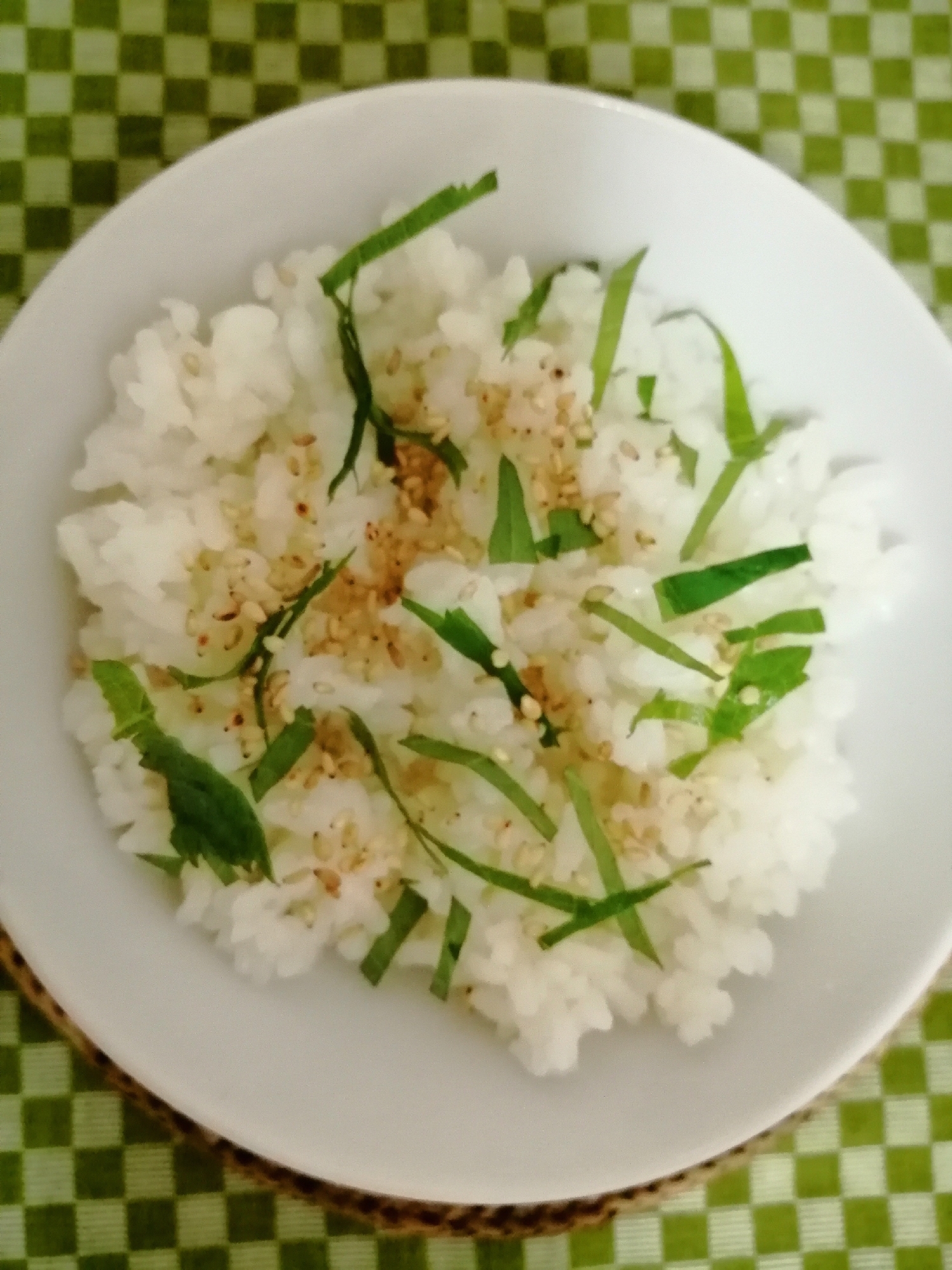 アジシオとごま油の青じそごまご飯