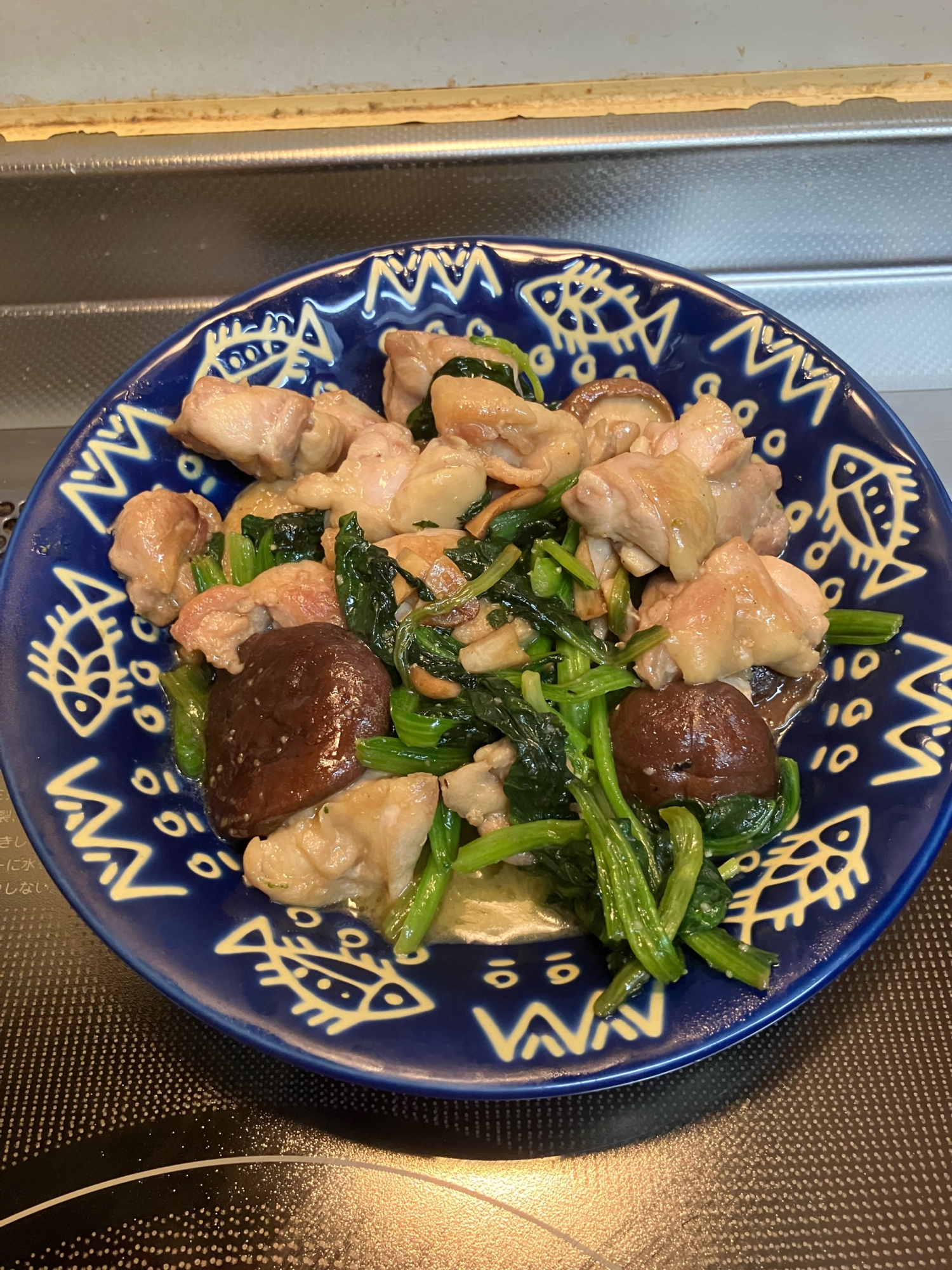 鶏肉とほうれん草と椎茸のガーリックバター醤油^_^