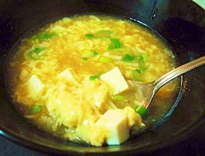 味噌と豆板醤で♪ピリ辛玉子＆豆腐の中華スープ