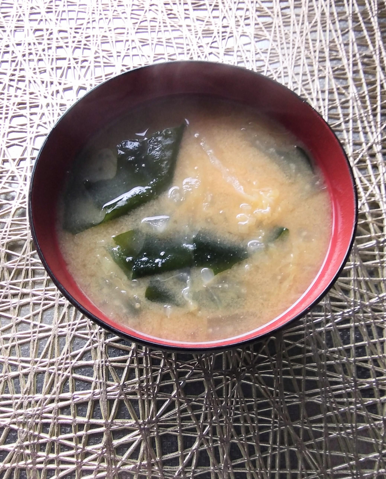 白菜とわかめのみそ汁