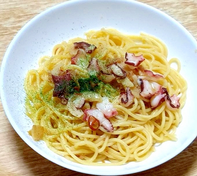 薄切りタコのペペロンチーノ