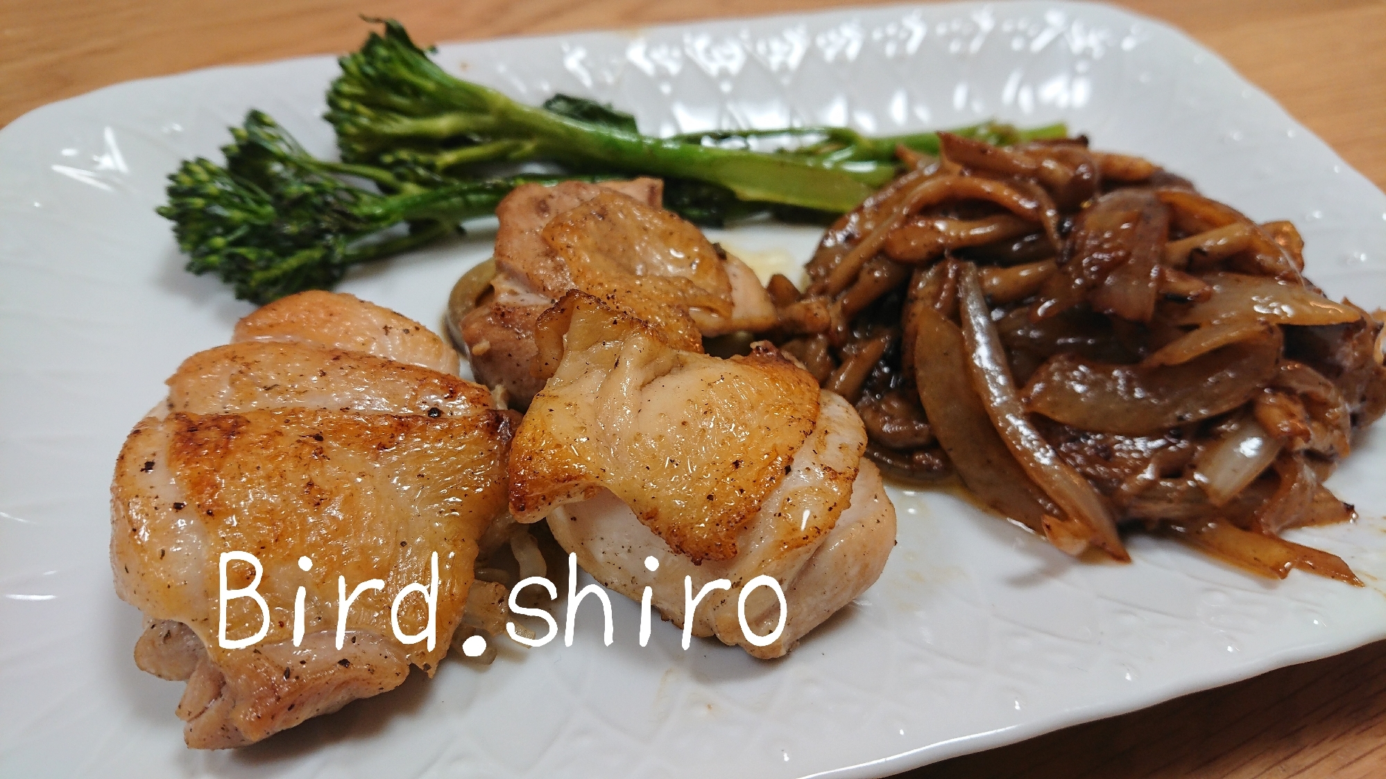 時短！鶏もも肉のソテー きのこのバター醤油添え