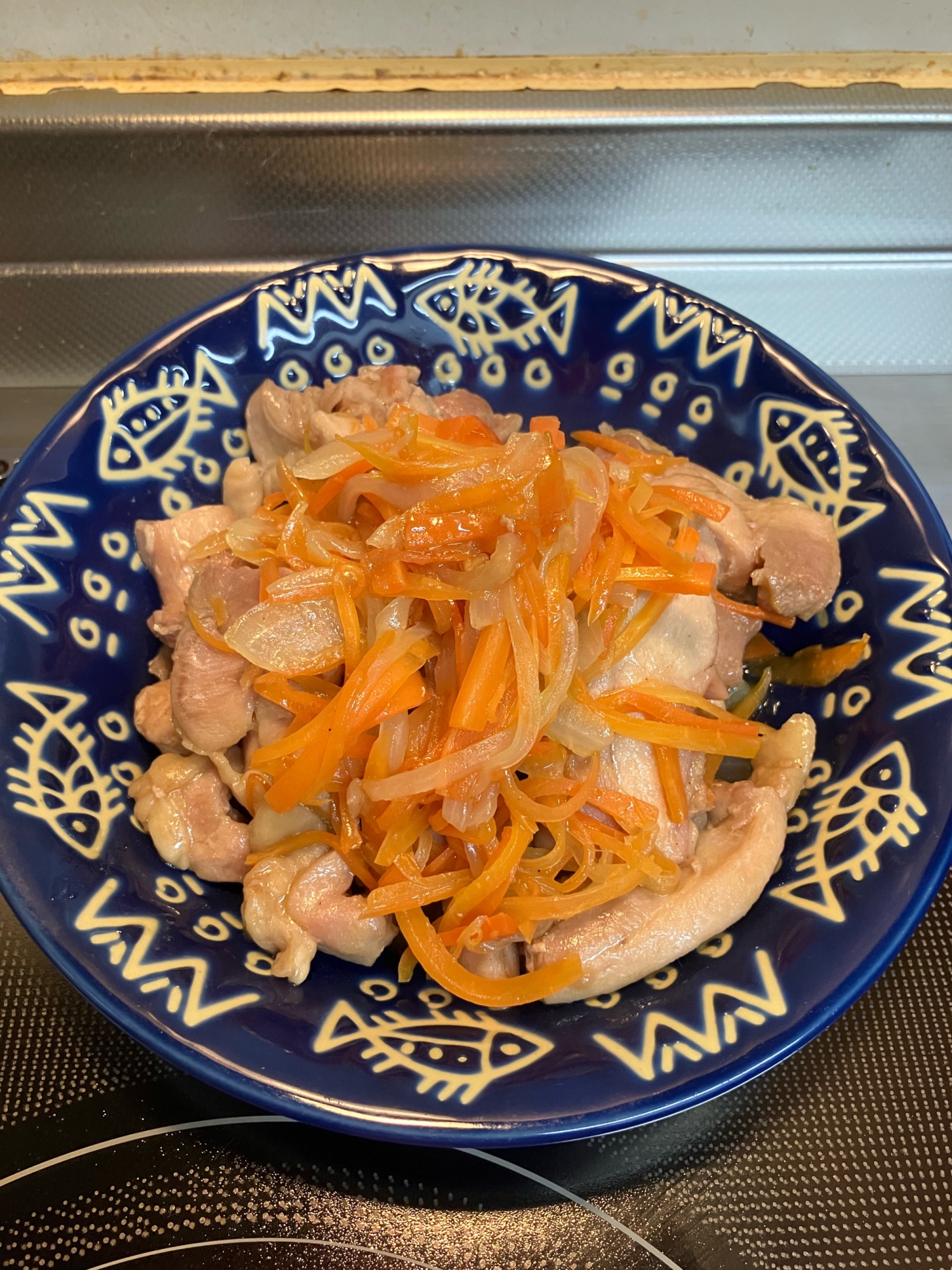 人参たっぷり♪鶏肉と人参と玉ねぎのポン酢炒め^_^