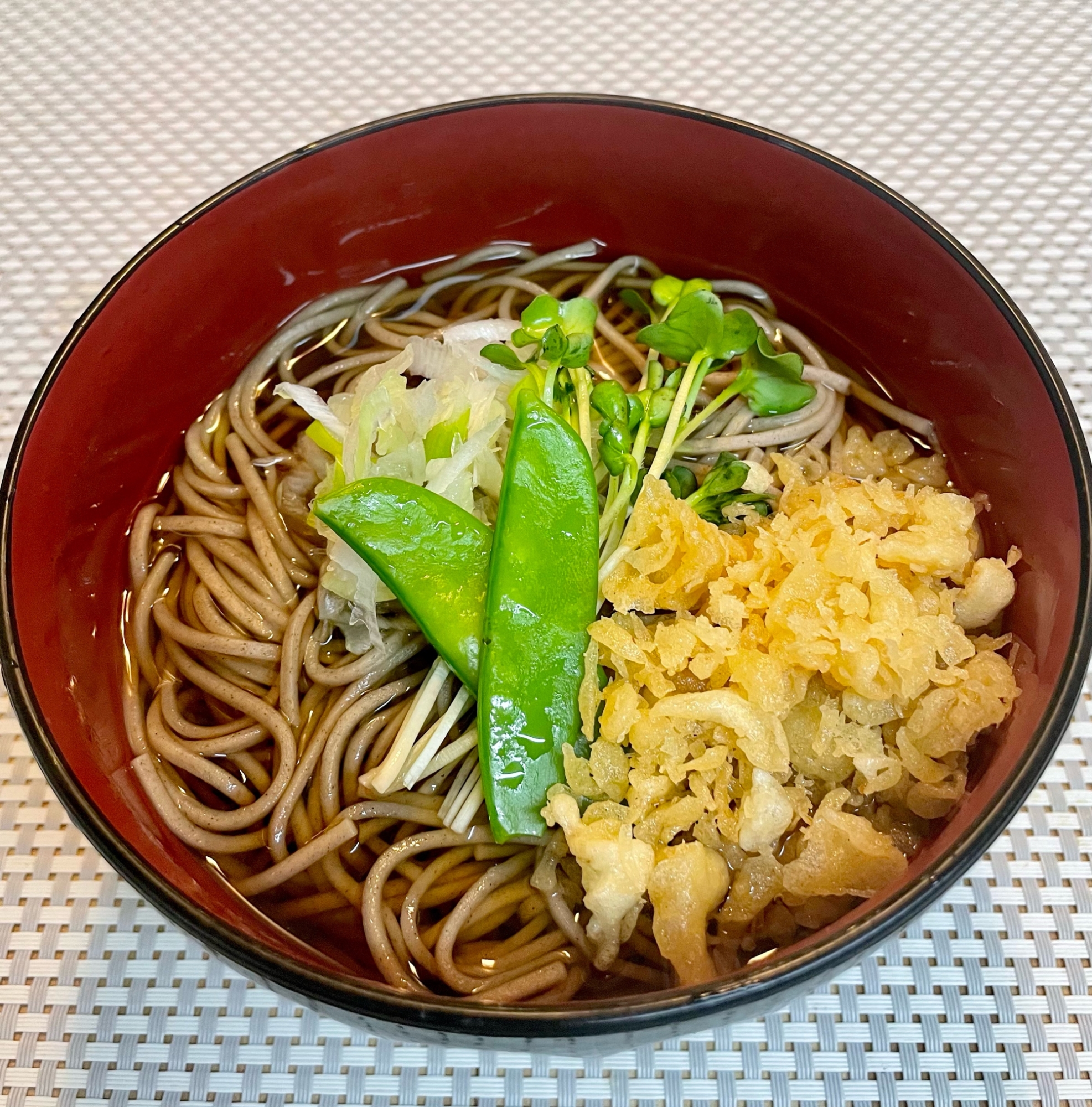 お蕎麦屋さんの揚げ玉を添えて♡シンプルかけそば