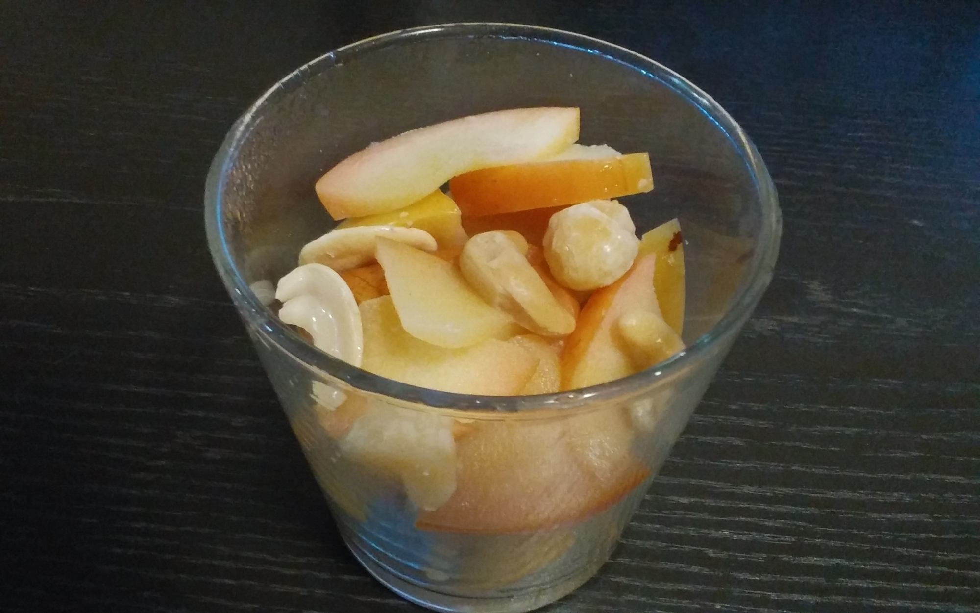 りんごのカシューナッツ煮