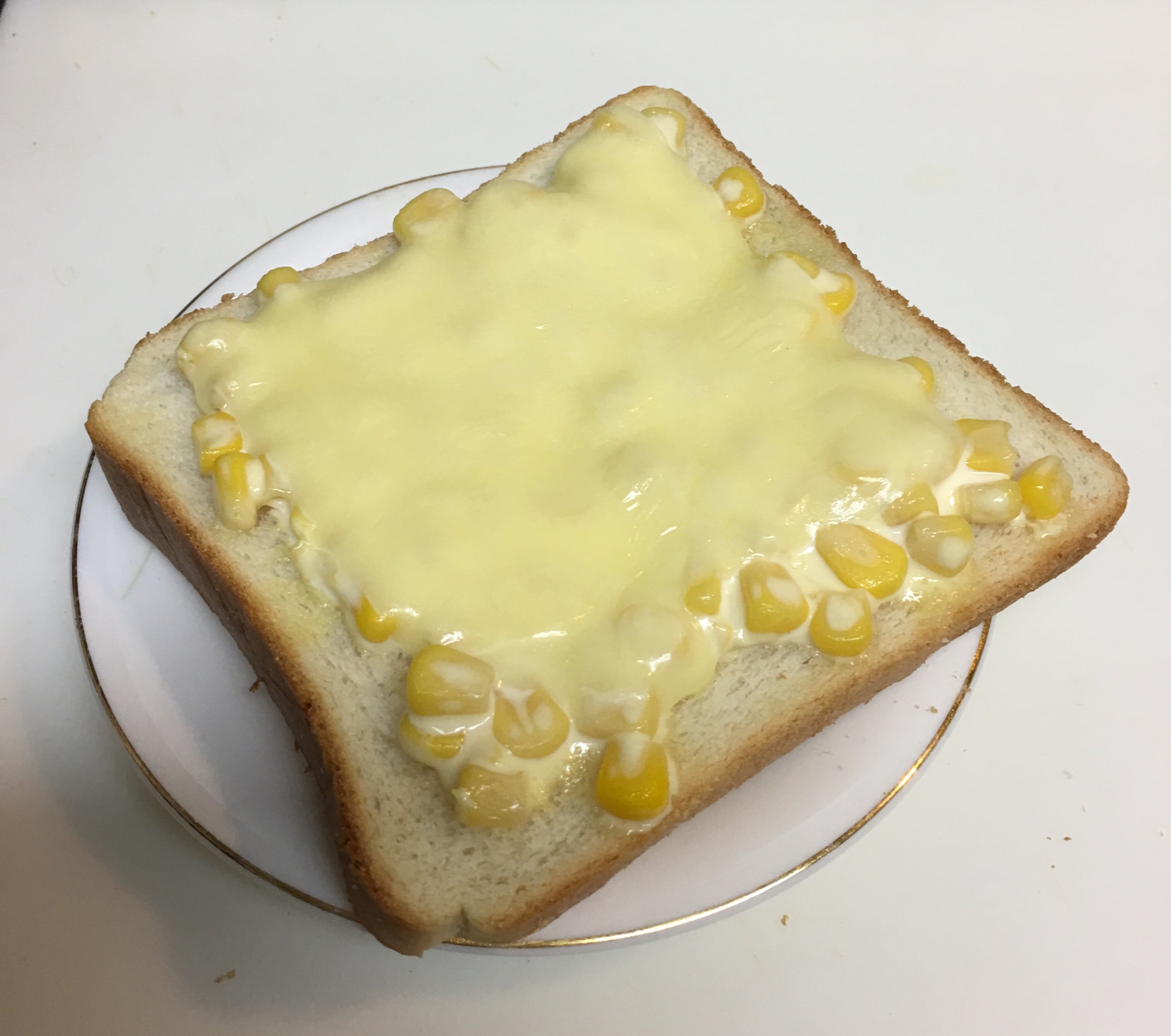 コーンマヨチーズトースト