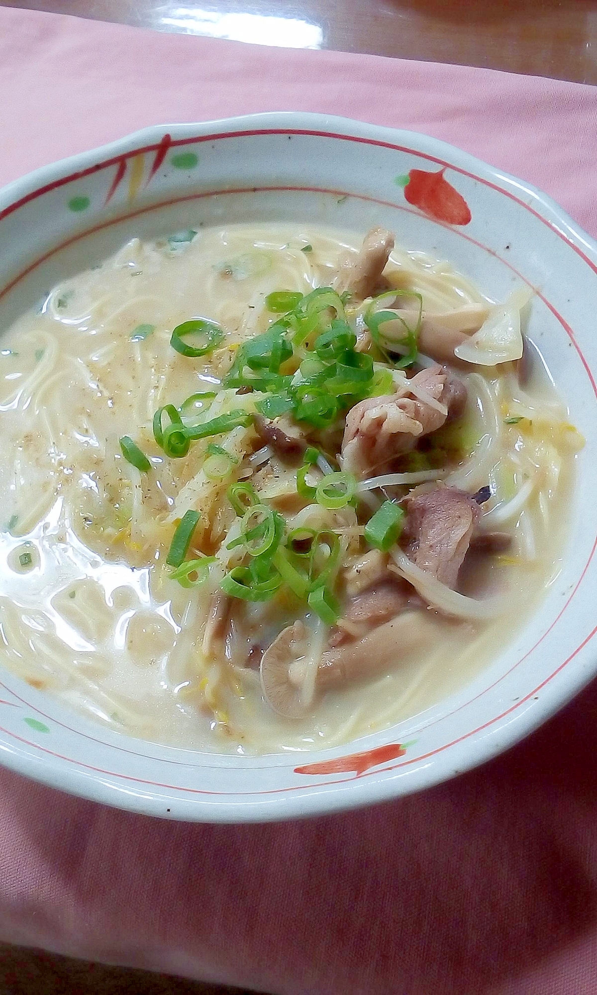 山椒香る大人の豚骨ラーメン