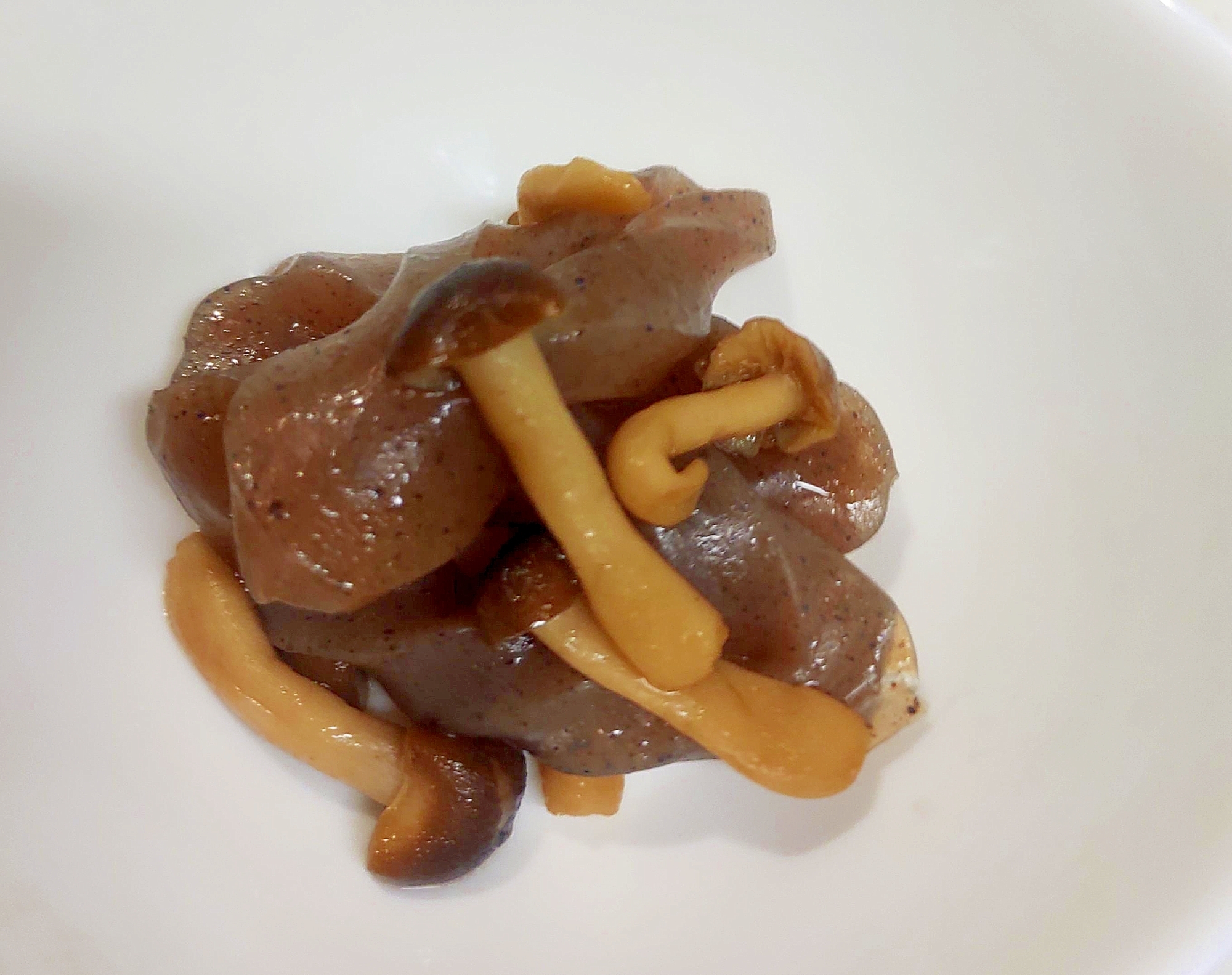 こんにゃくとしめじの炒め煮