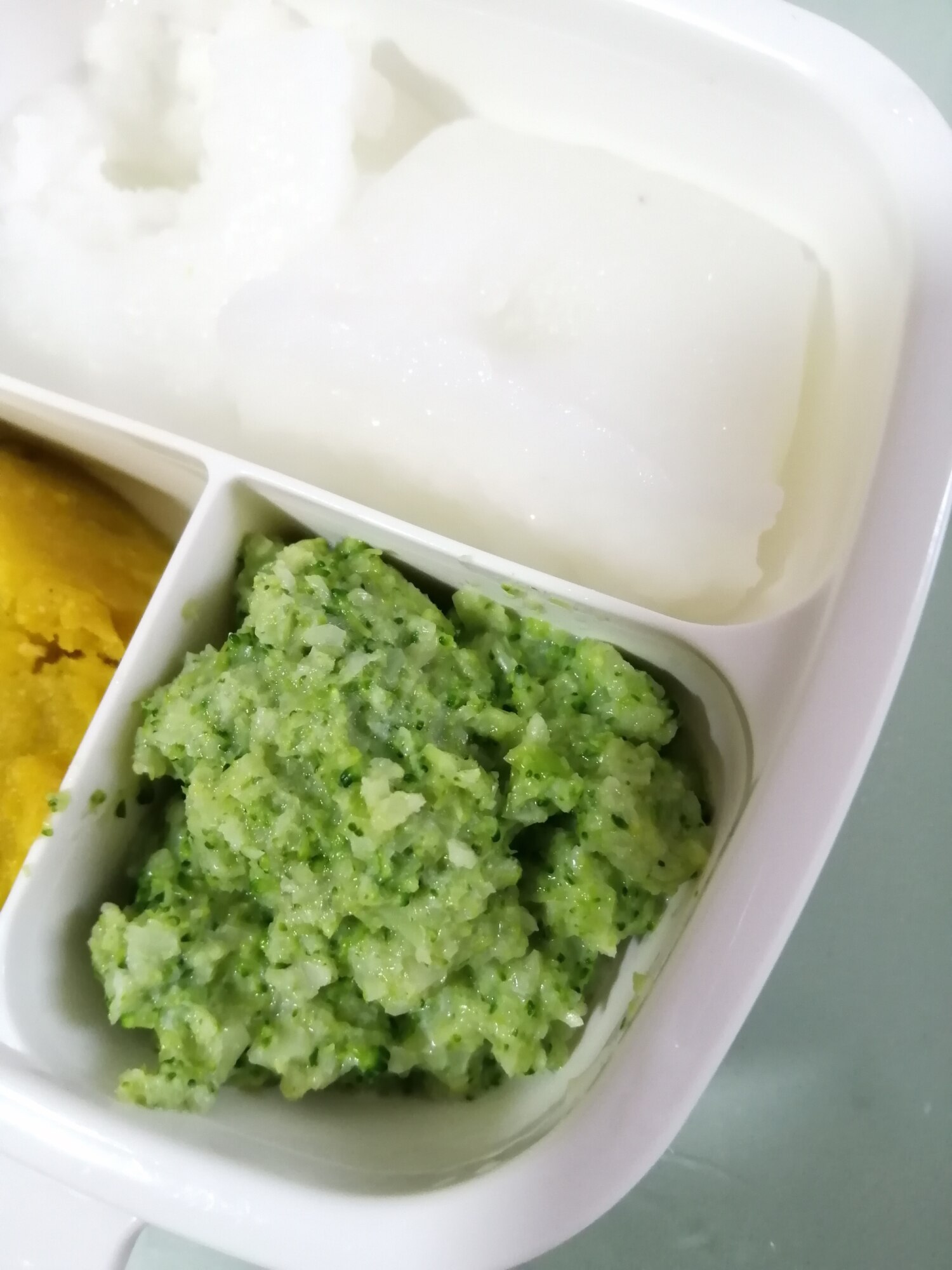 離乳食中期 ブロッコリーのミルクペースト レシピ 作り方 By ぐー ゆるっと節約主婦 楽天レシピ