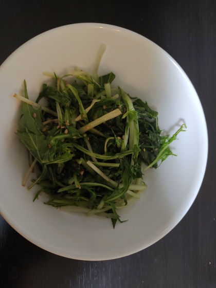 簡単に♡ごま油香る♪水菜と塩昆布の和え物