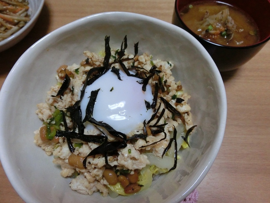 鶏そぼろ納豆丼♪