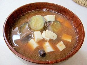 ＊八丁味噌でコク旨♬なすの味噌汁＊