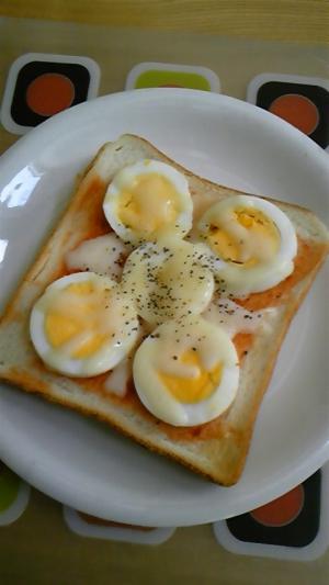 朝食に簡単☆ゆで卵チーズトースト