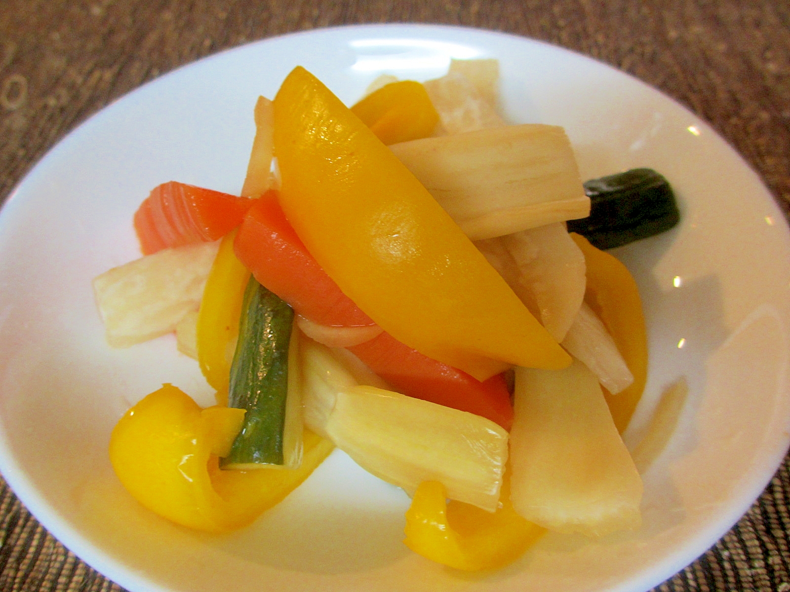 いろいろ野菜のナンプラーピクルス