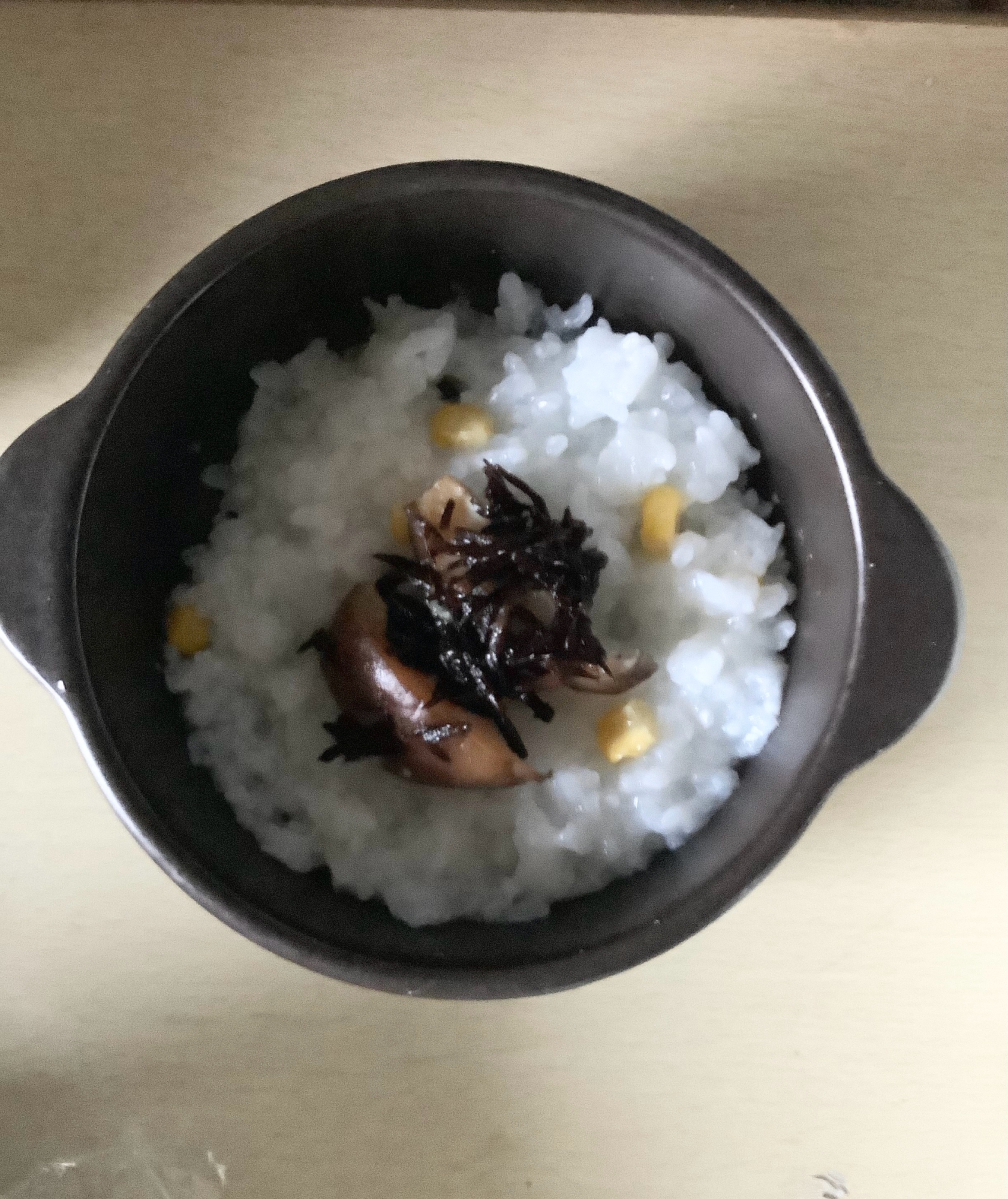 椎茸芽ひじき乗せ♢コーン入りご飯♪