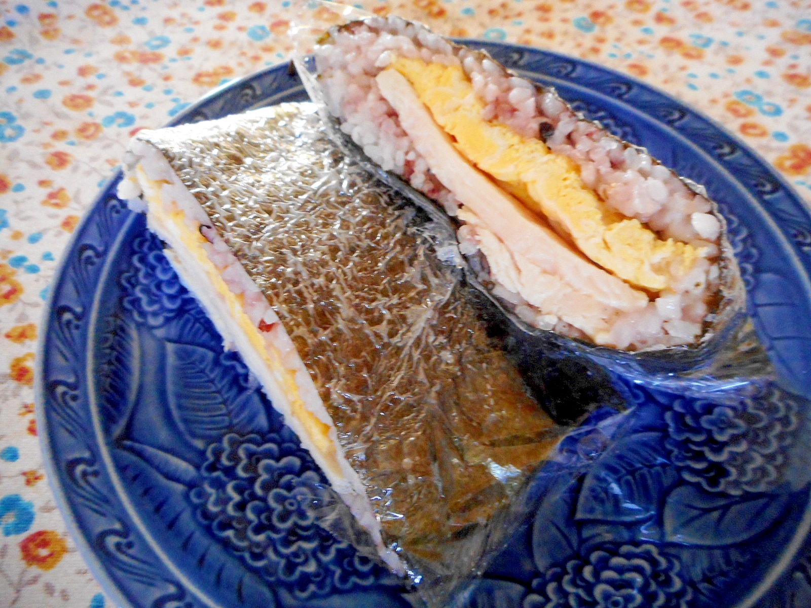 鶏ハムと卵焼きのおにぎらず