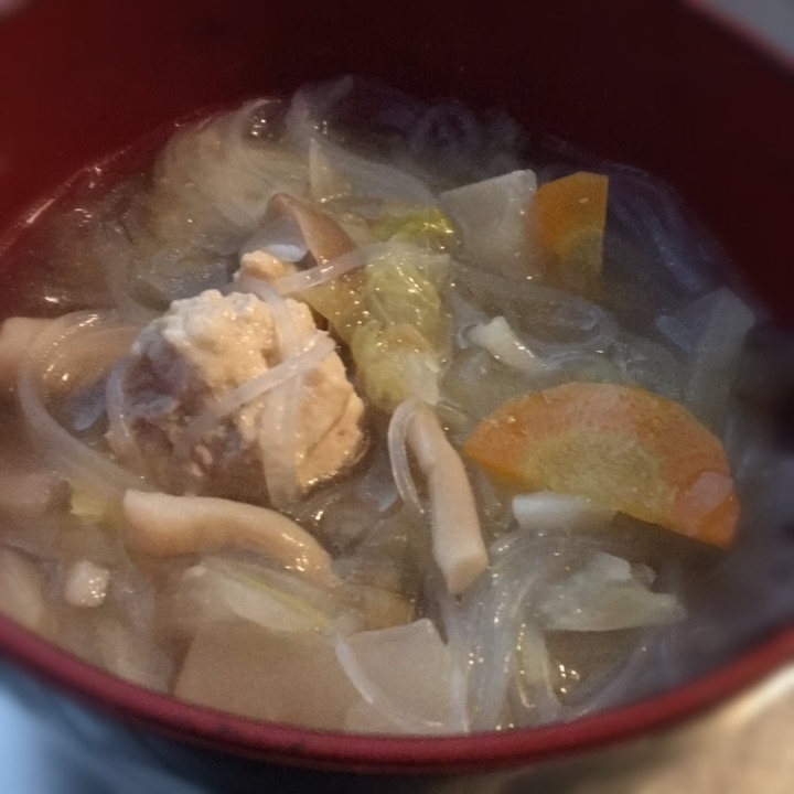 白菜とつくねのレモン春雨スープ