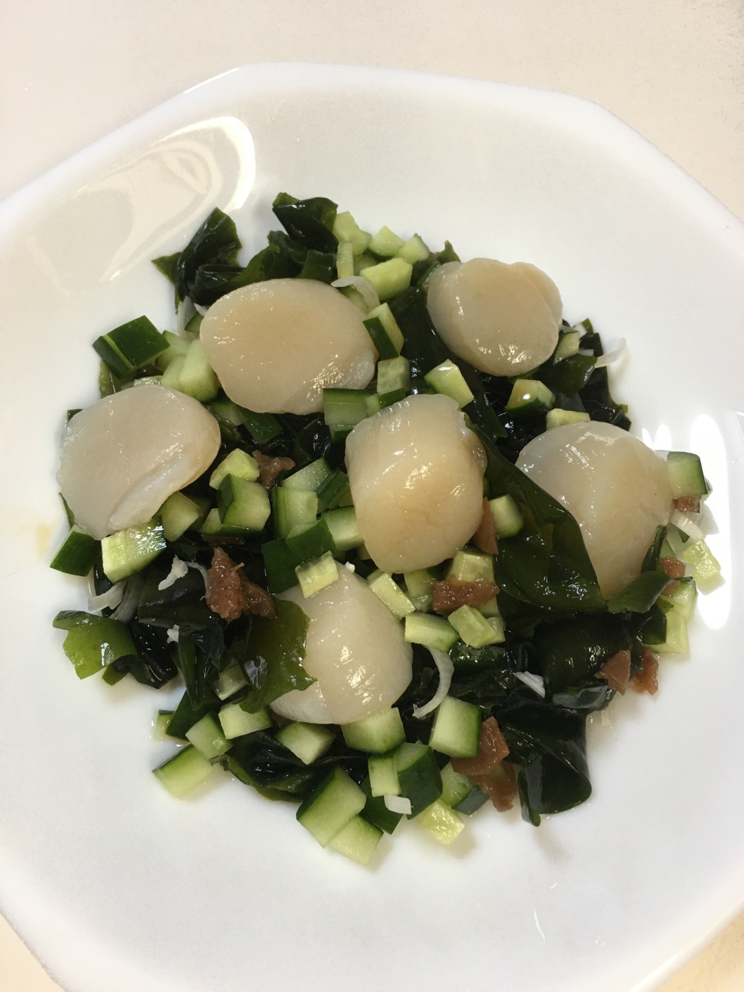 白糠町ホタテとワカメの梅肉合え