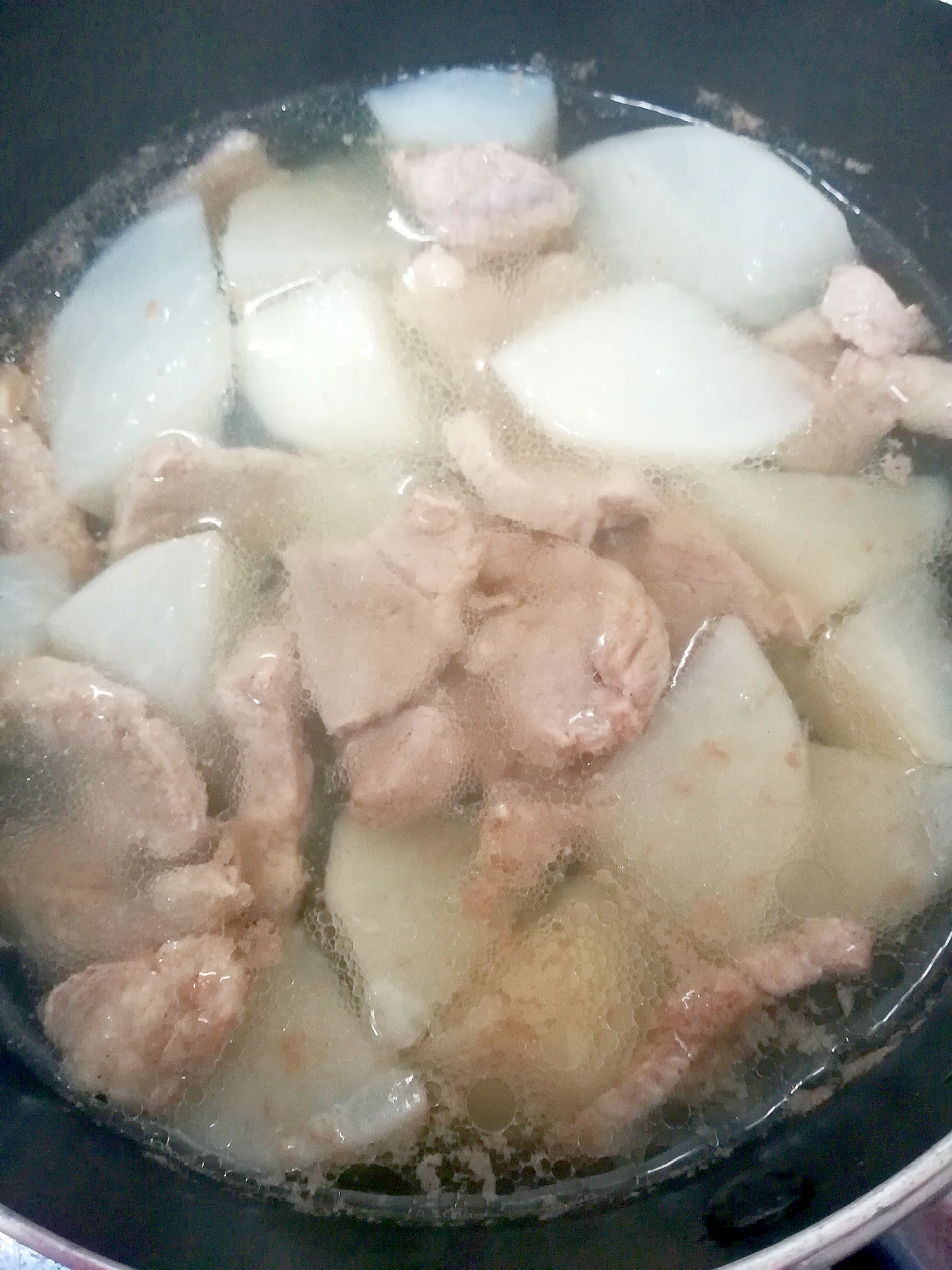 カブと豚ヒレ肉の中華スープ
