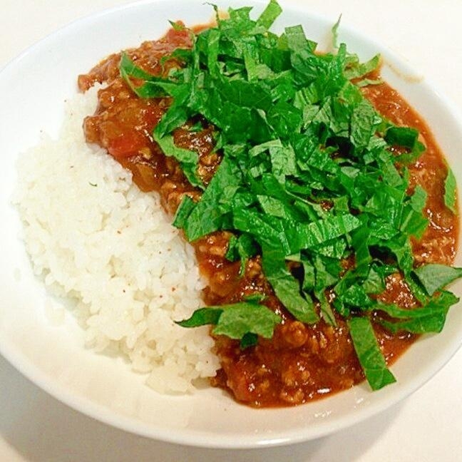 きざんだ大葉をたっぷりのせて☆美味しいキーマカレー