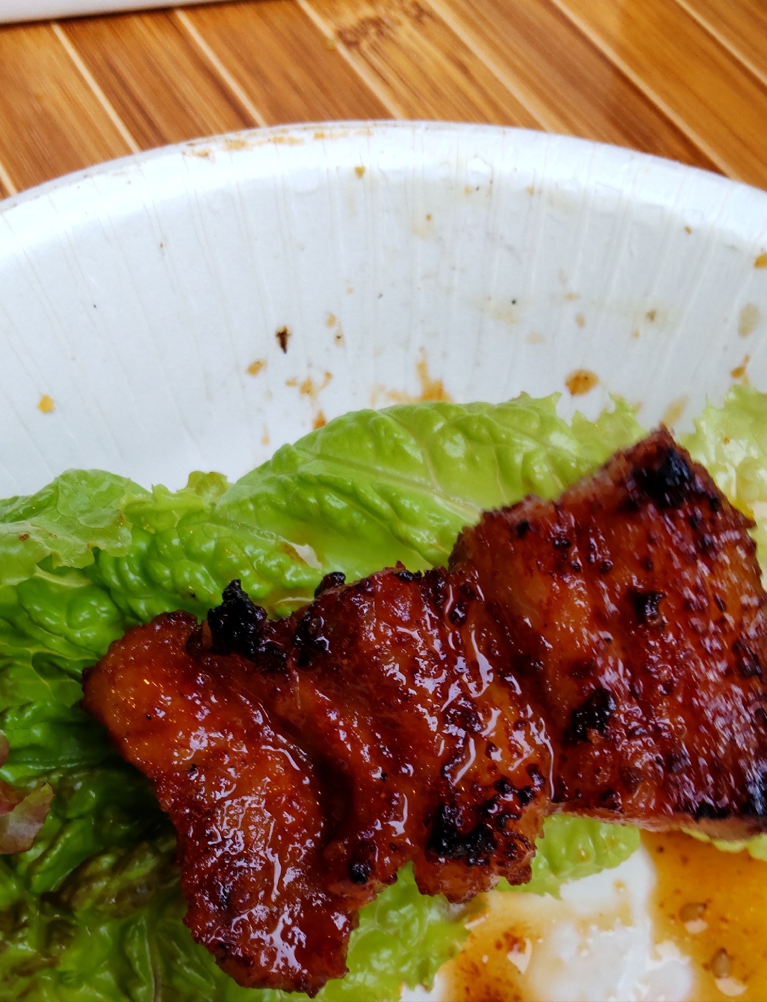 BBQにサニーレタスに巻いて食べる豚バラ肉