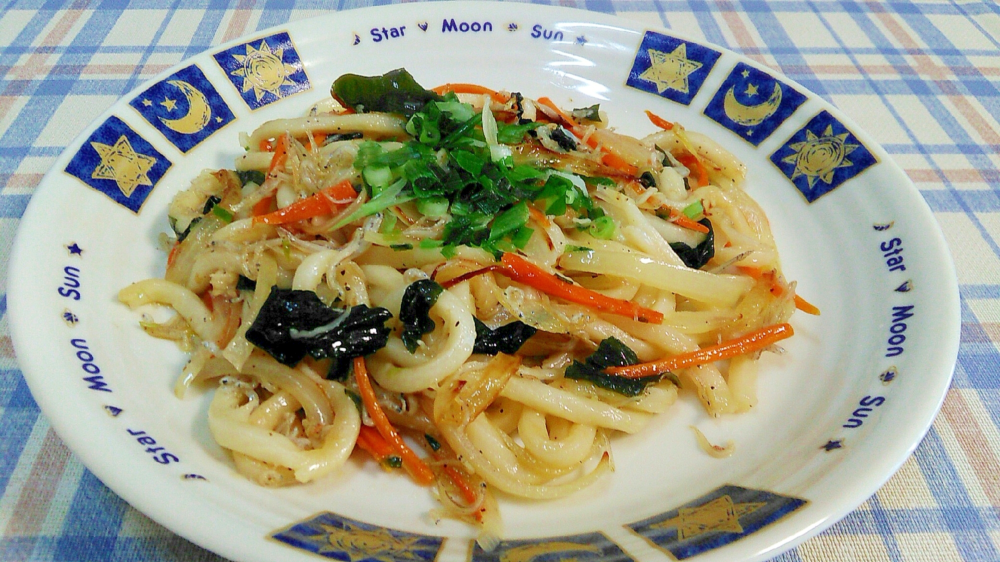 簡単にできちゃう！磯風味たっぷり焼きうどん