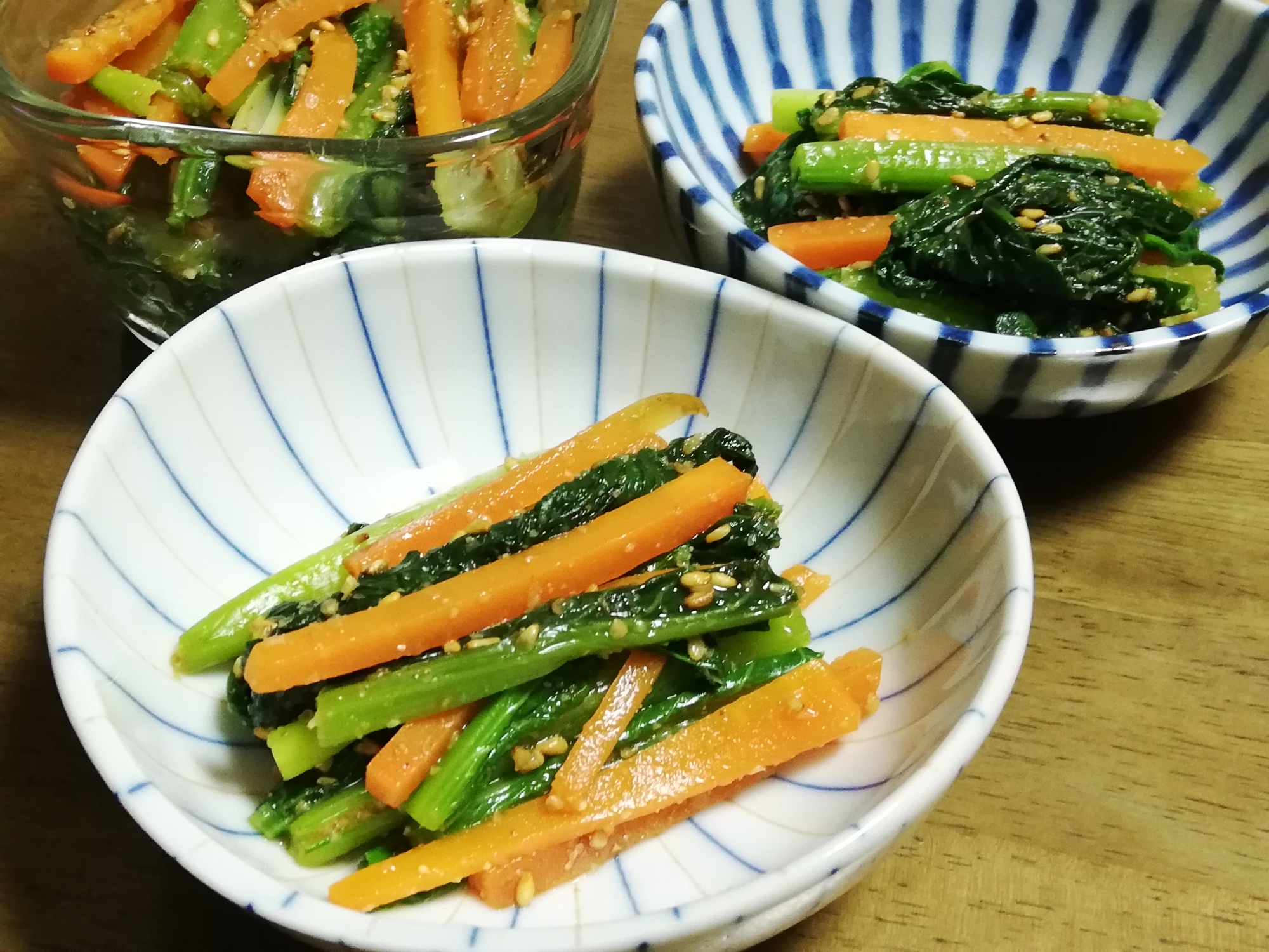 レンジで簡単!小松菜と人参の胡麻和え