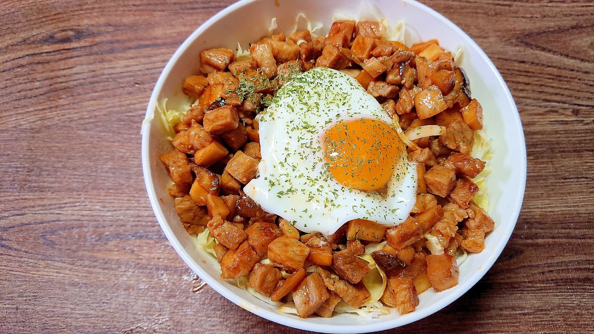 豚バラとエリンギのサイコロ丼