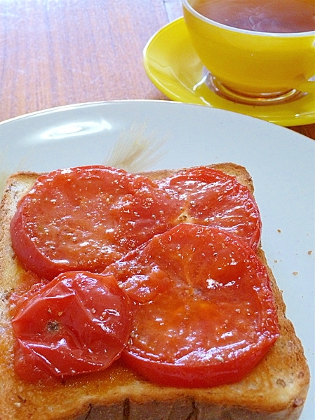 イギリスの朝食☆熱々☆トマト on トースト