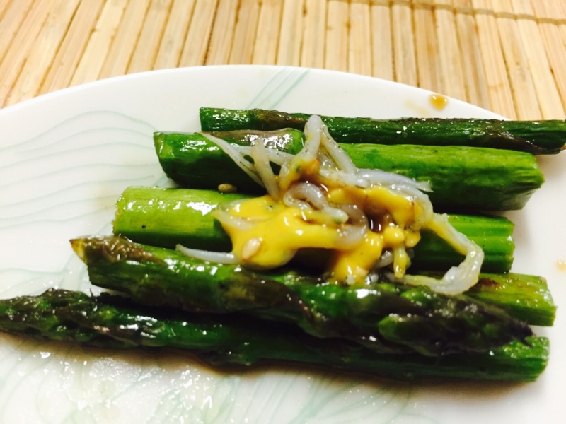 アスパラのバター炒め しらすからし醤油のせ