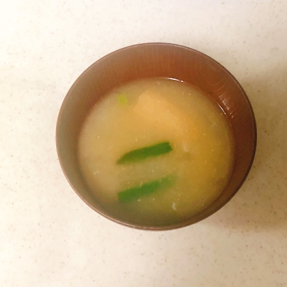 インゲンと玉ねぎの味噌汁