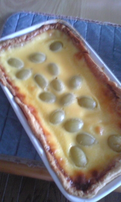 長方形の型で焼いたベイクドマスカットタルト