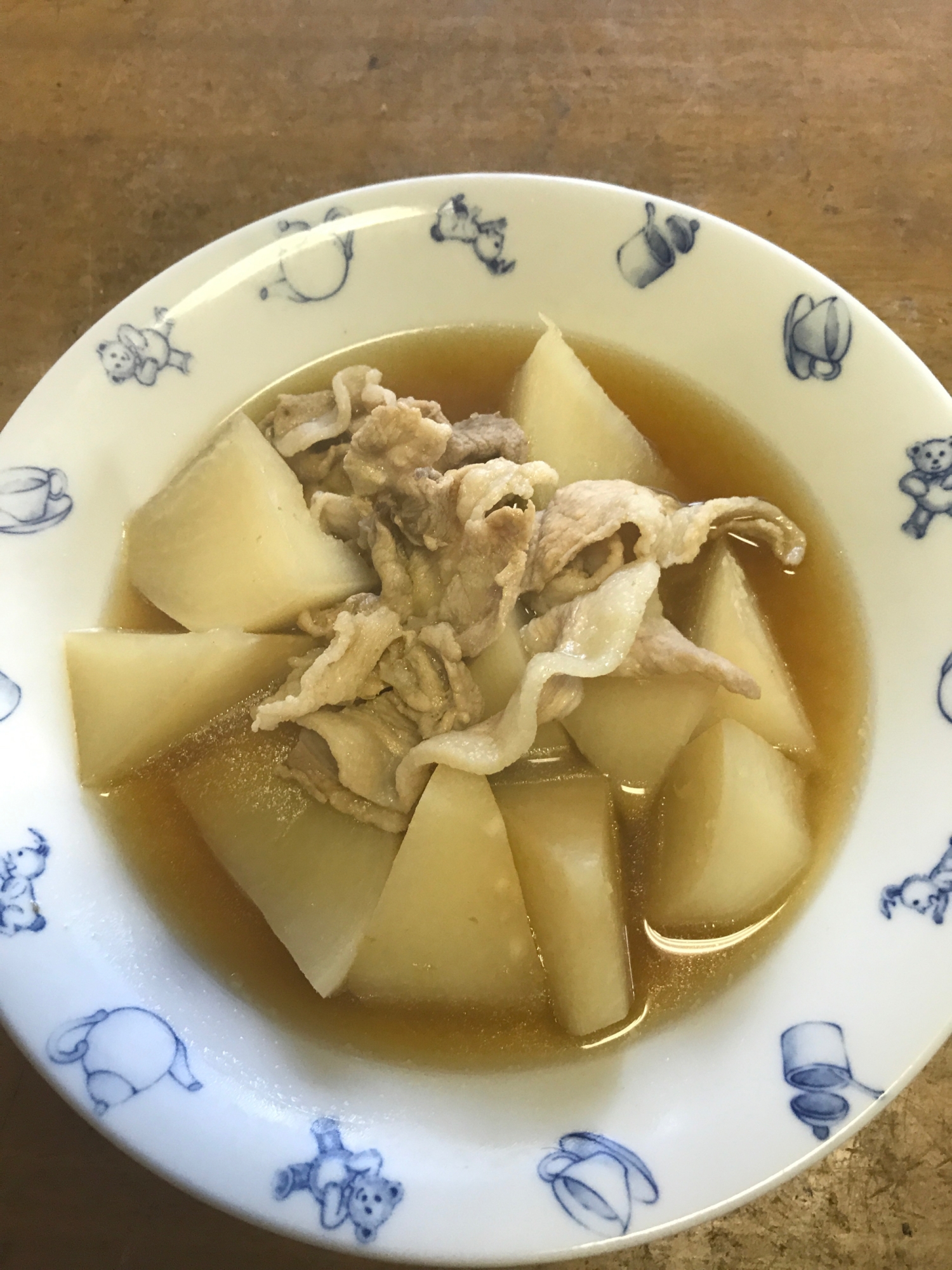 カブと豚肉の煮物