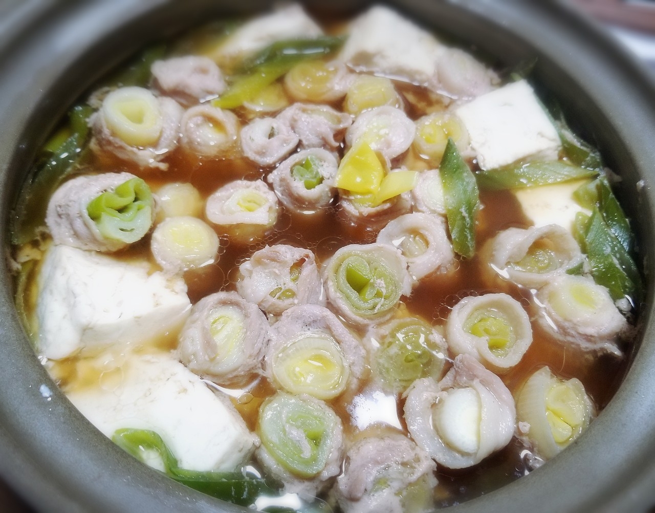 ネギが主役 簡単 ネギの肉巻き鍋 彡 レシピ 作り方 By こぶた 楽天レシピ ネギが主役 簡単 ネギの肉巻き鍋 彡 レシピ 作り方 By こぶた 楽天レシピ