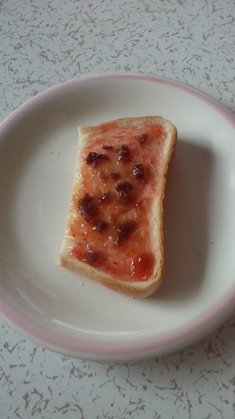 苺ジャムと餡子のトースト