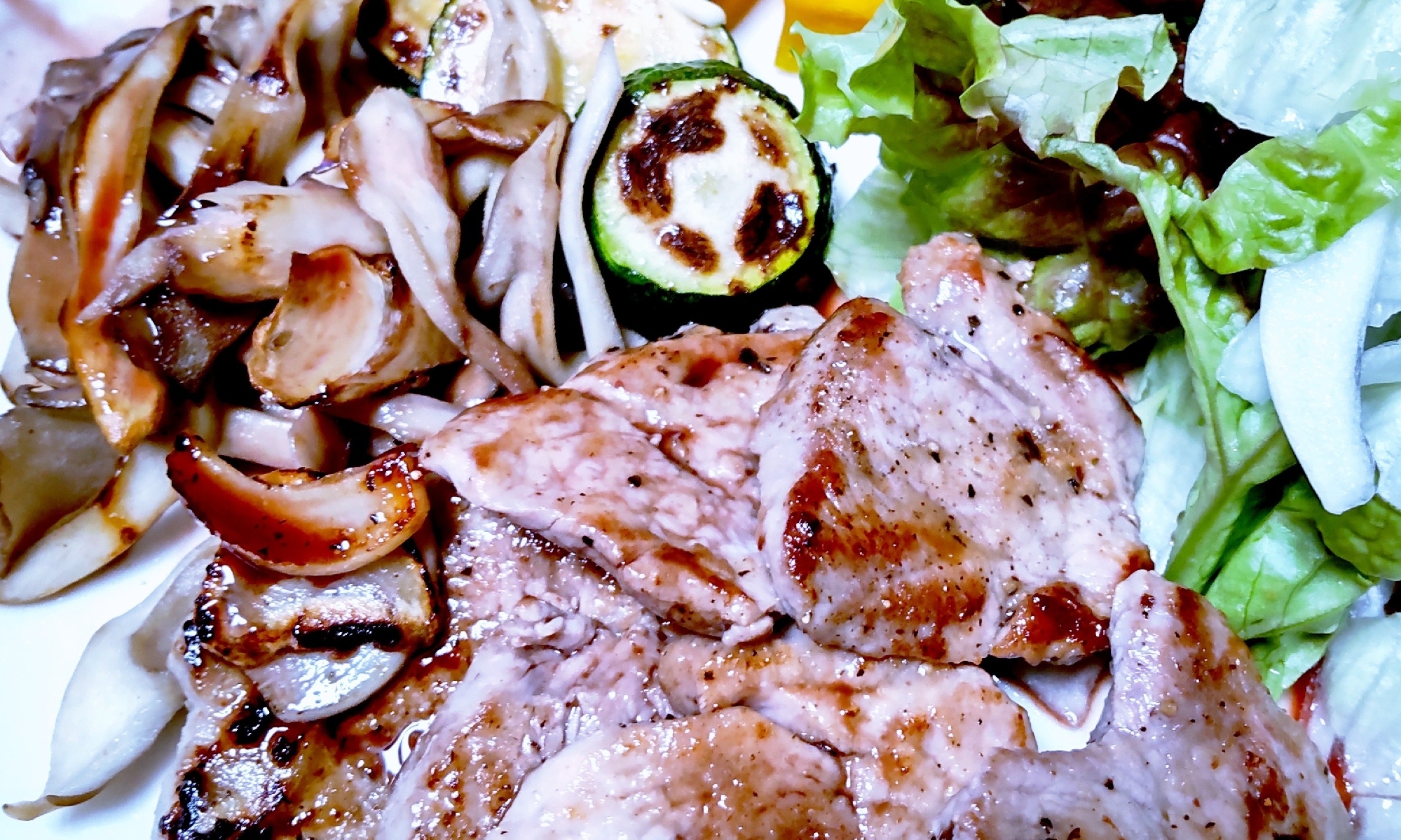 豚ヒレ肉のソテー　バルサミコビネガーソース