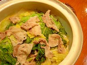 豚バラと白菜の土鍋で蒸し料理
