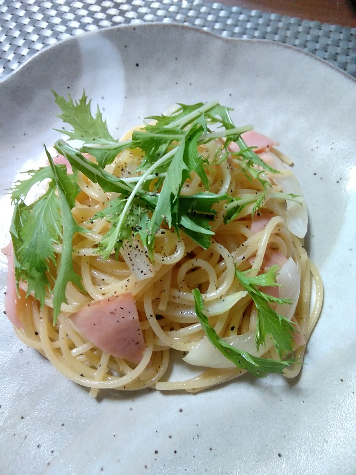 水菜とロースハムと玉ねぎのカルボナーラ