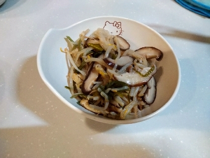 モヤシ椎茸油揚げ炒め
