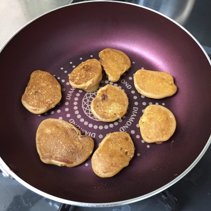 １歳の娘に作りました。味見するとヨーグルトの酸味とモチモチ食感で私が食べたい！（笑）妊婦さんのおやつにも良さそうですよね。今や定番おやつになってます。