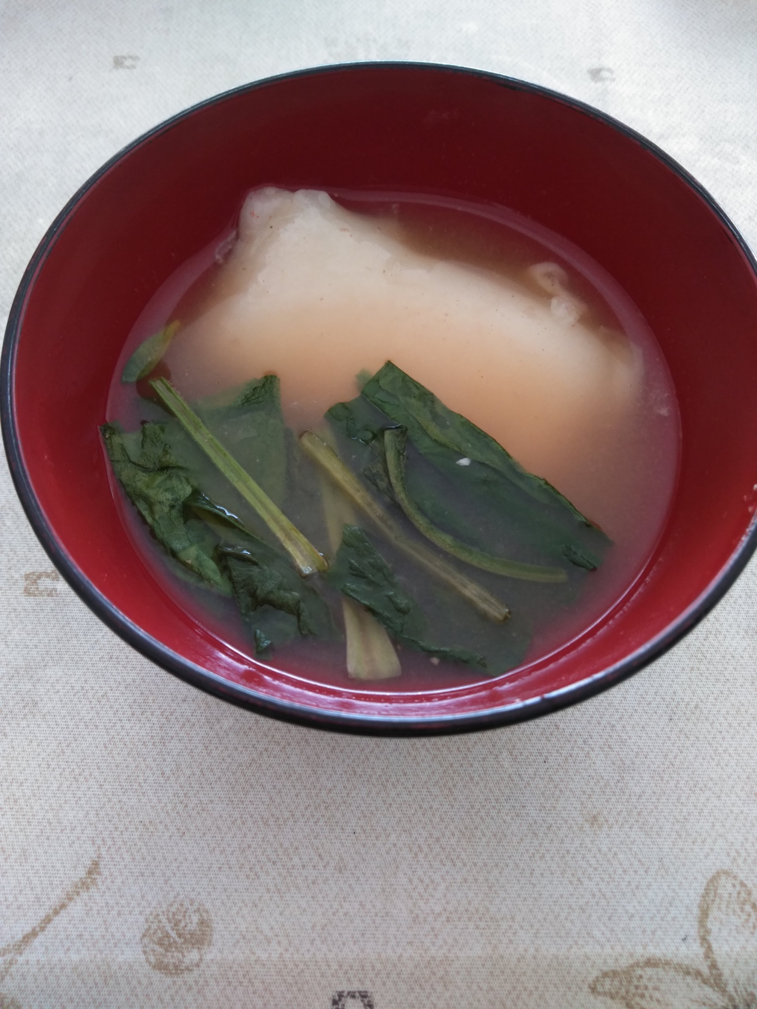 餅とほうれん草の汁