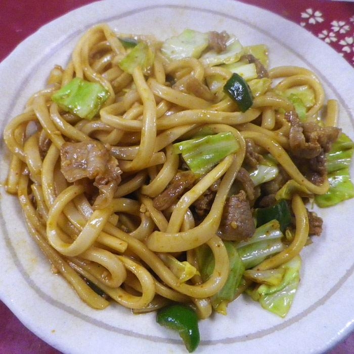 豚ピーマンキャベツのカレー味焼きうどん