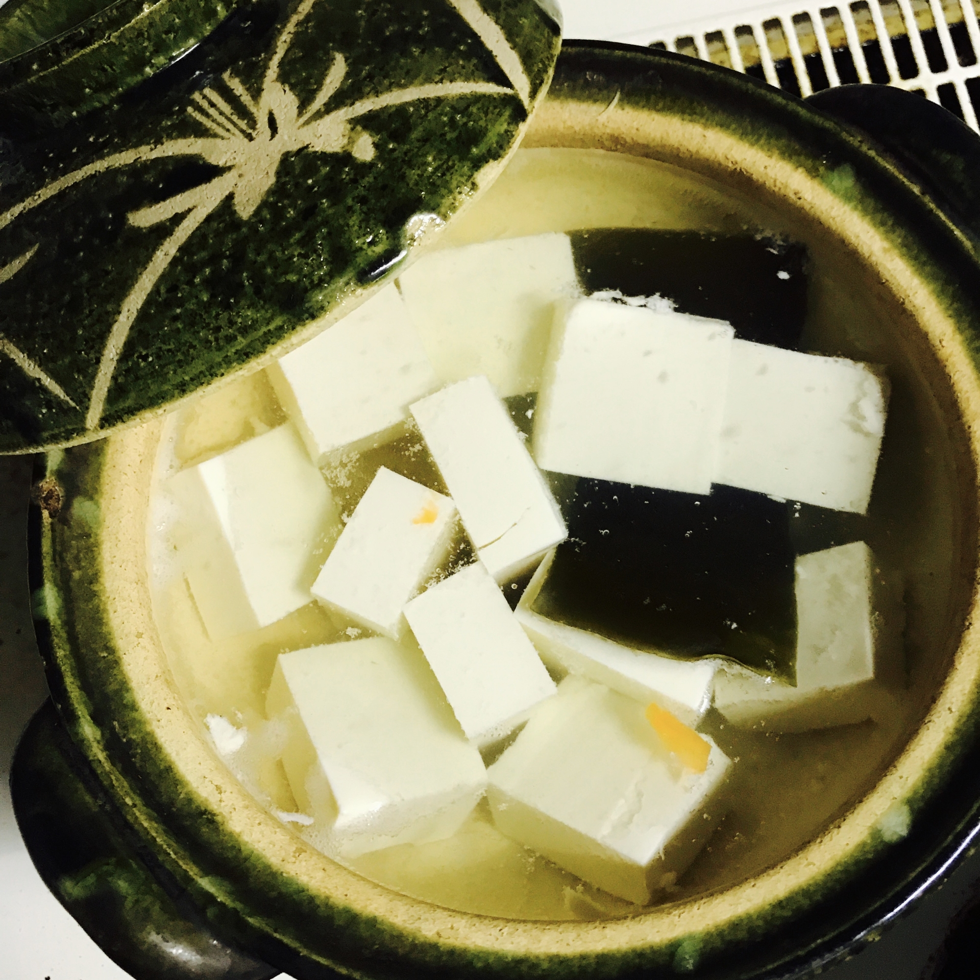 シンプル湯豆腐