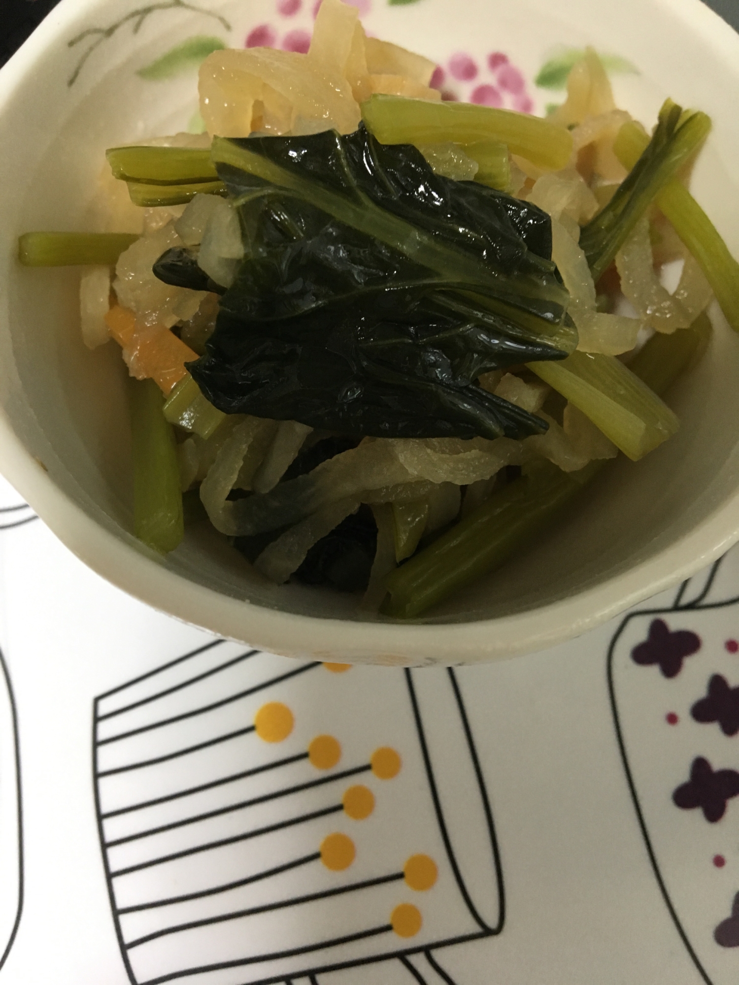 カツオ出し汁で✨小松菜入り切り干し大根の煮物