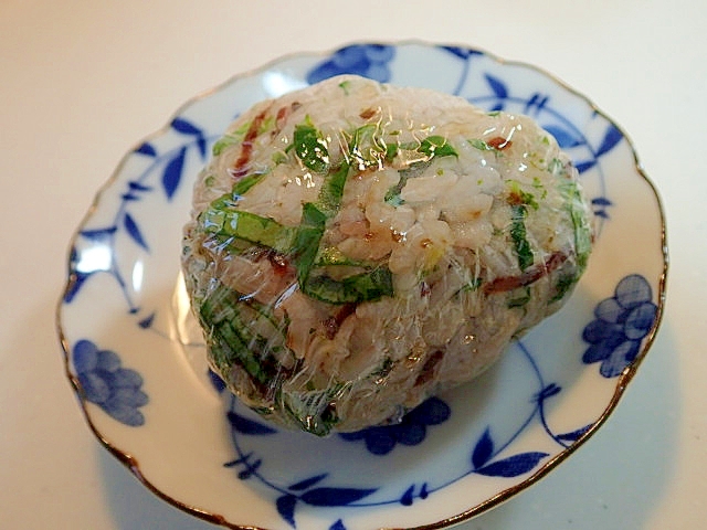 麺つゆで　小松菜と昆布佃煮とあおさのおにぎり