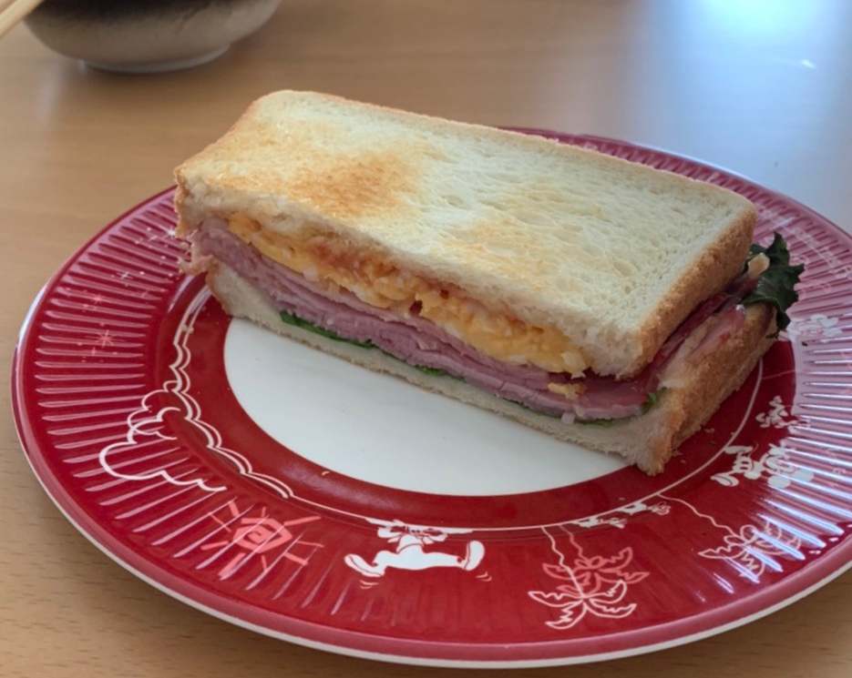 食パンで☆ハムたまごサンド