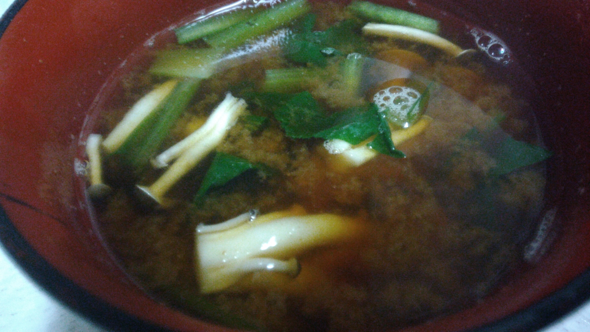 小松菜としめじの味噌汁