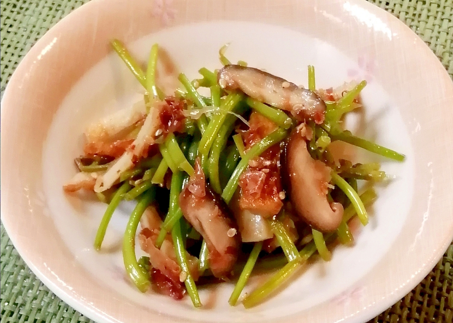 さつまいものつると竹輪のおかかきんぴら